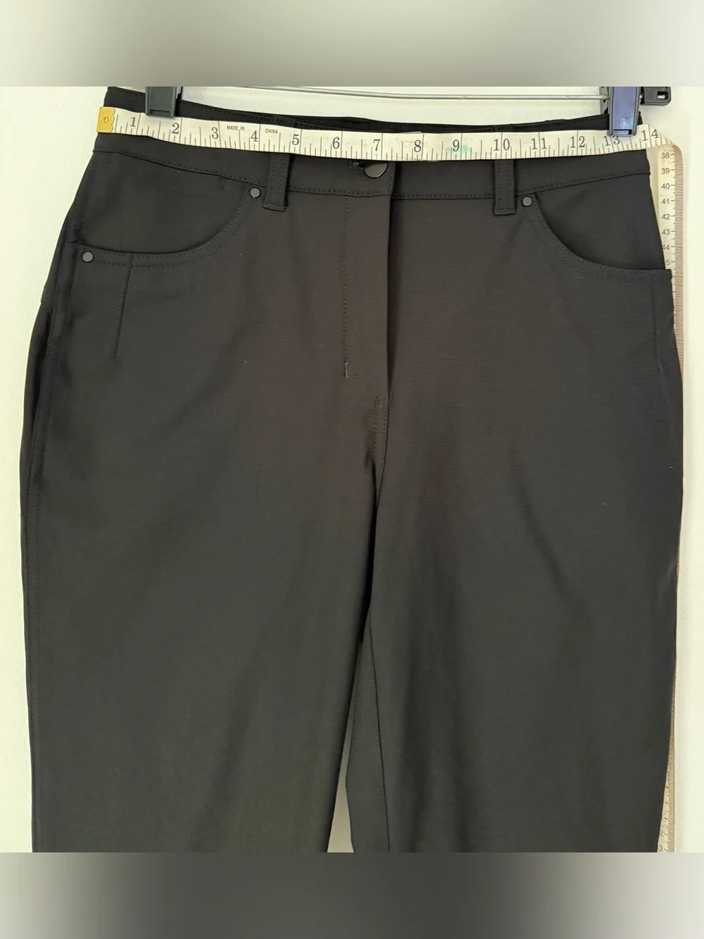 lululemon athletica Lululemon City Sleek 5 Pocket Black Ponte Ankle Pants sz 4